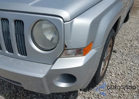 2008 Jeep Patriot Sport from USA, damaged, VIN 1J8FF28W98D526962